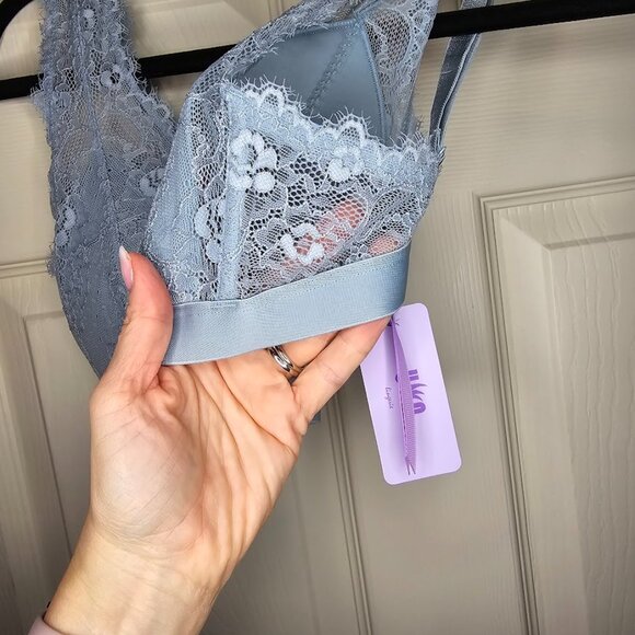 Three Like New UCA Bras - BLUE ONE IS NEW WITH TAGS! - Picture 8 of 16